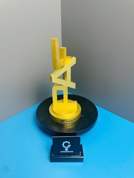 Cúp kim loại mạ vàng