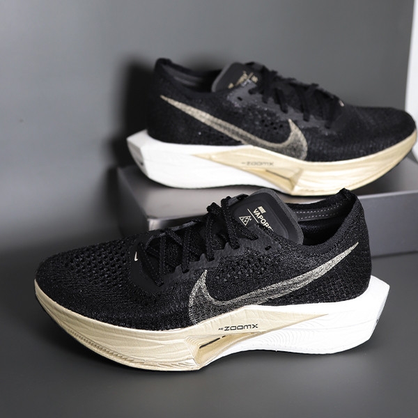 24.5　NIKE W VAPORFLY NEXT% 3 DV4130-002 Women's Nike ZoomX Vaporfly NEXT% 3 Black Metallic Gold Grain