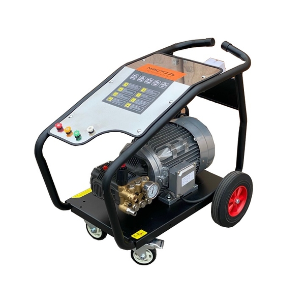 Máy Rửa Xe Công Nghiệp Mactool 5.5kw XP-5.5T4