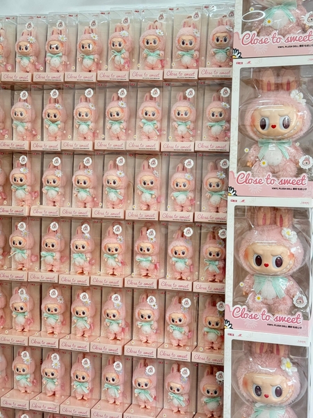 Labubu Mokoko Close To Sweet - VAULT VIETNAM