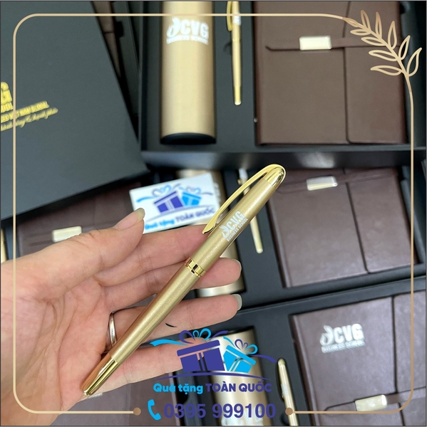 bút ký mầu vàng đồng, bút ký in logo theo yêu cầu, quà tặng bút ký lấy ngay, bút ký doanh nhân, quà tặng dưới 200k, quà tặng sếp