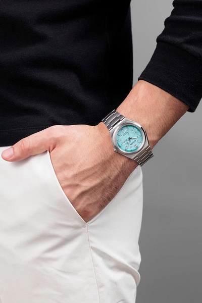 ề Citizen Quartz Eco-Drive Super Titanium Silver với mã : AW0130-85M Tiffany