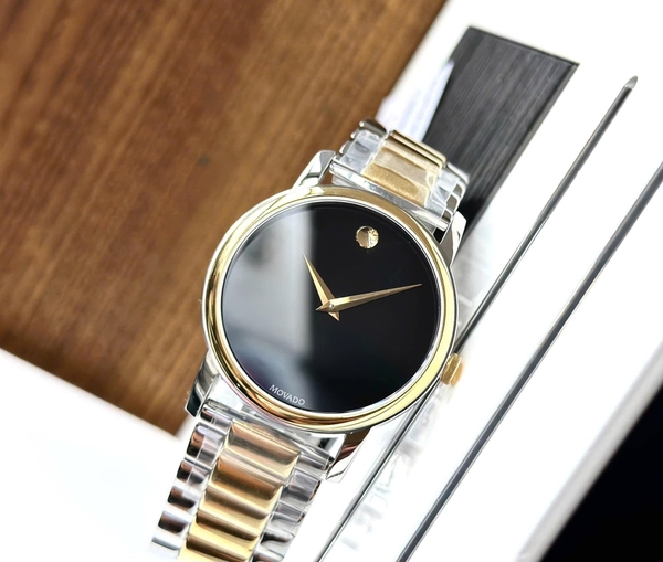 Movado Quartz Museum Classic Sapphire 2100016