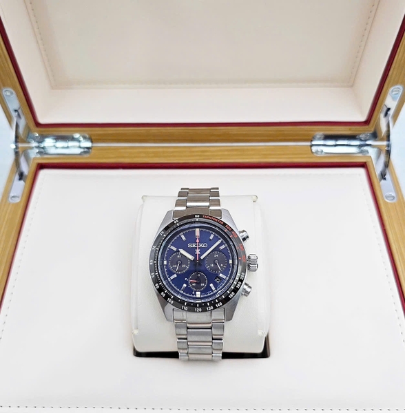 Seiko Quartz Solar Prospex Speedtimer SSC815P1 ( SSC815 )