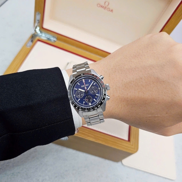 Seiko Quartz Solar Prospex Speedtimer SSC815P1 ( SSC815 )
