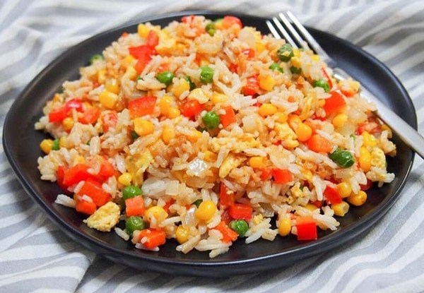 cac-mon-com-co-the-nau-duoc-chi-voi-noi-com-dien