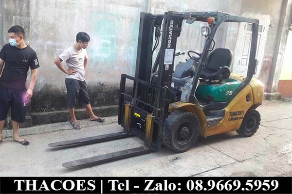 BÀN GIAO XE NÂNG CŨ NHẬT KOMATSU 2,5 TẤN FD25C-15 CHO KHÁCH PHÚC THỌ HÀ NỘI