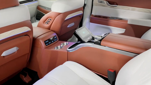 Nâng cấp Limousine thương gia Hyundai Palisade