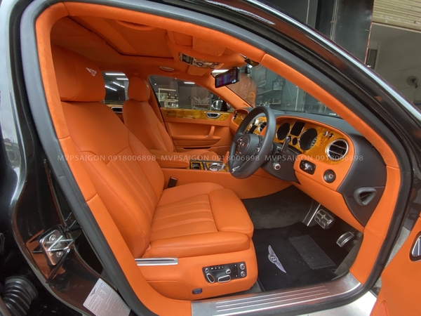 Range Rover Discovery đổi màu nội thất cam Hermes