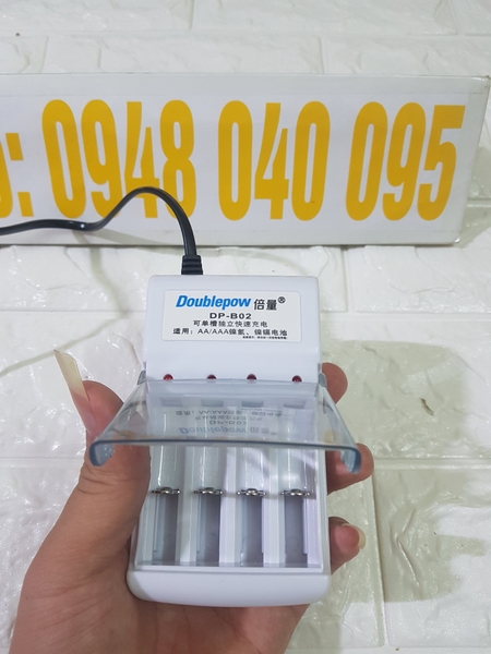 Sạc 4 Pin Dolubepow không hiển thị