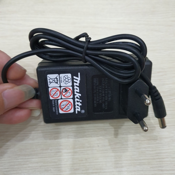 Sạc dây pin  máy khoan 21V