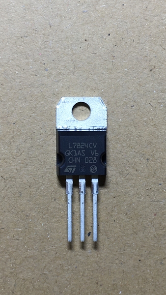 IC ổn áp L7824CV