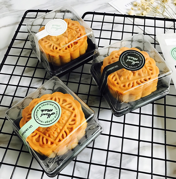 Hộp nhựa nắp trong XY80S 9x9cm (10 hộp) đế đen, đế vàng đựng bánh rau câu, trung thu