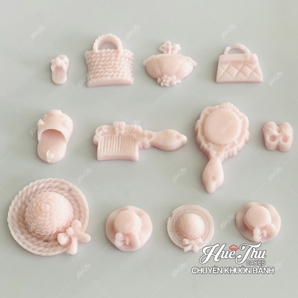 Khuôn silicon Túi Xách, Lược, Gương... A174 (vỉ 12 hình) làm bánh rau câu 3D 4D nhấn xôi, fondant, socola, nến hanmade