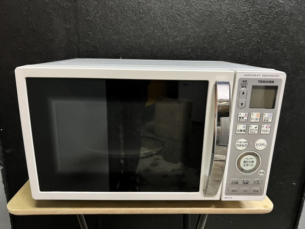 Lò vi sóng 70 - TOSHIBA có chức năng nướng