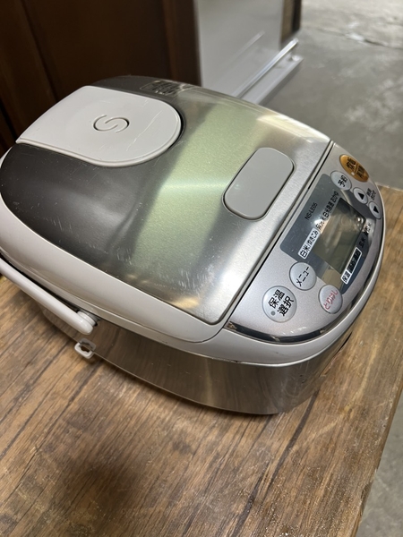 Nồi cơm PVN1211 Zojirushi 0,5L