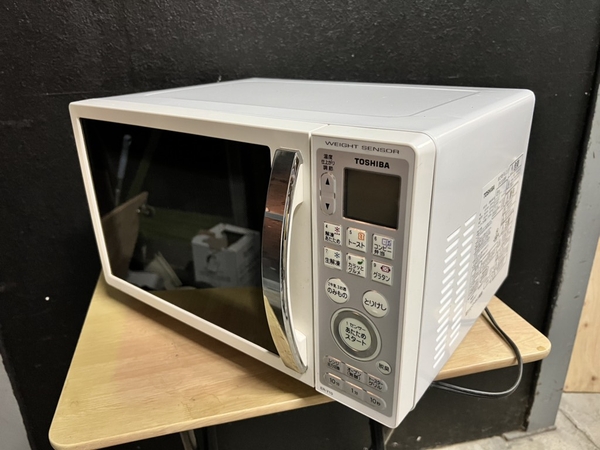 Lò vi sóng 70 - TOSHIBA có chức năng nướng