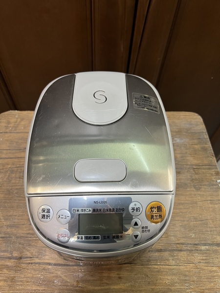 Nồi cơm PVN1211 Zojirushi 0,5L