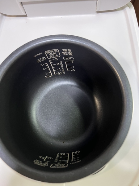 Nồi cơm PVN1216 IRIS 0.5L