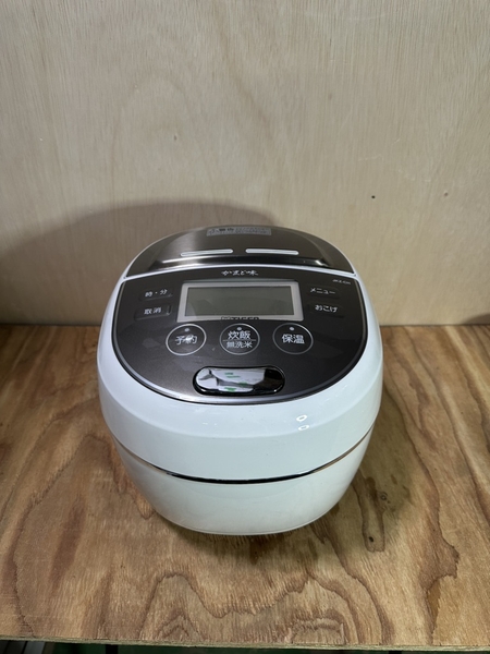 Nồi cơm điện 229 - TIGER 1L