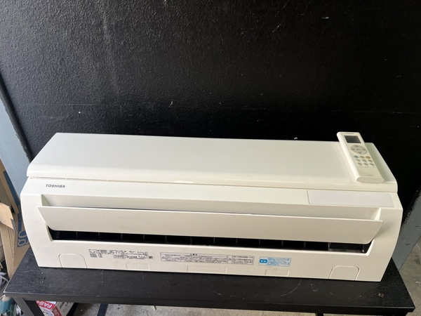 Điều hoà 226 TOSHIBA 2018 2.2kw 100v