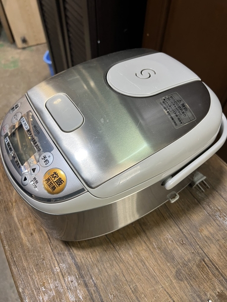 Nồi cơm PVN1211 Zojirushi 0,5L