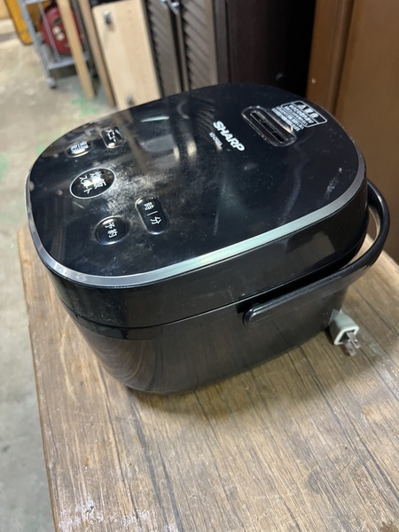 Nồi cơm PVN1213 Sharp 0.5L