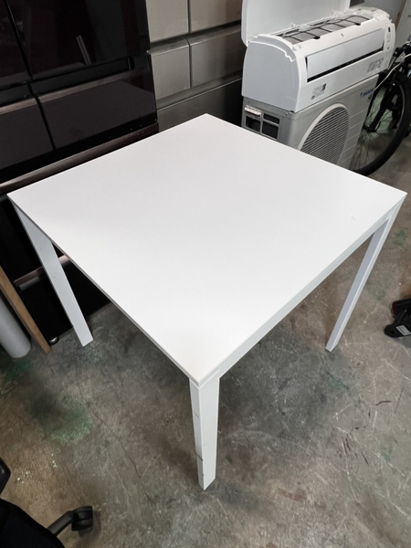 Bàn PVN 1345 cao74cm-vuông75cm