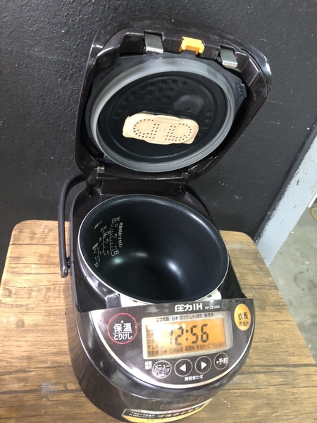 Nồi cơm ZOJIRUSHI 1L