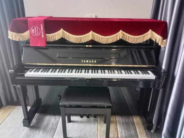 Khăn Phủ Piano Cơ Nhung Đỏ