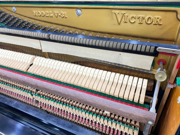 đàn piano Victor V31