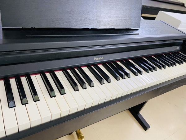 Piano Roland HP145 Giá Tốt Nhất Tại ST Music - Xem Ngay!