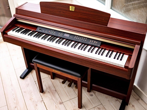 Piano Yamaha CLP330M Mới 98% - ST Music