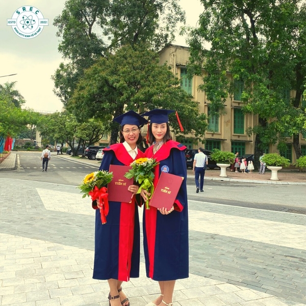 CHÚC MỪNG CỐ VẤN CHUYÊN MÔN VŨ THỊ THÚY HẰNG NHẬN BẰNG TIẾN SĨ