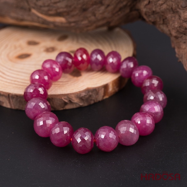 10 loại đá thu hút tình yêu lãng mạn và mãnh liệt nhất