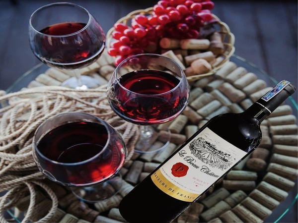 Như thế nào là rót rượu vang chuẩn chỉ!!!