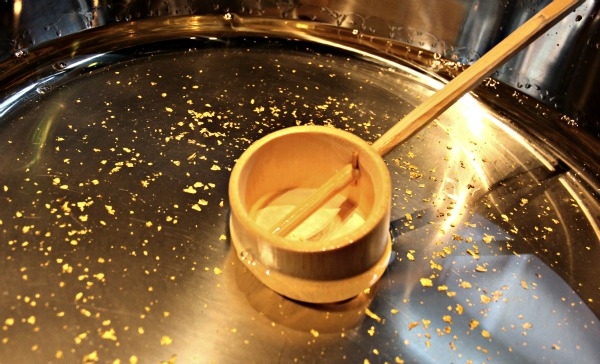 Sake vẩy vàng nhật bản tại Wine Cellar SaiGon