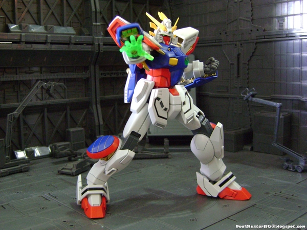 SHINING GUNDAM MG 1/100 BANDAI