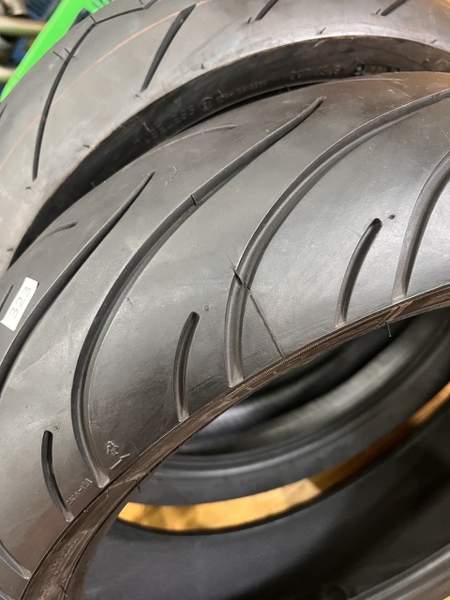 Vỏ xe Pirelli Diablo Rosso Sport 90/80-17
