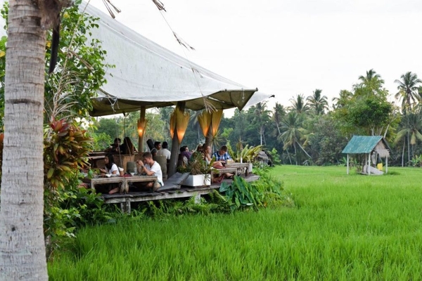Bali, Indonesia tấp nập trở lại với du lịch đại chúng