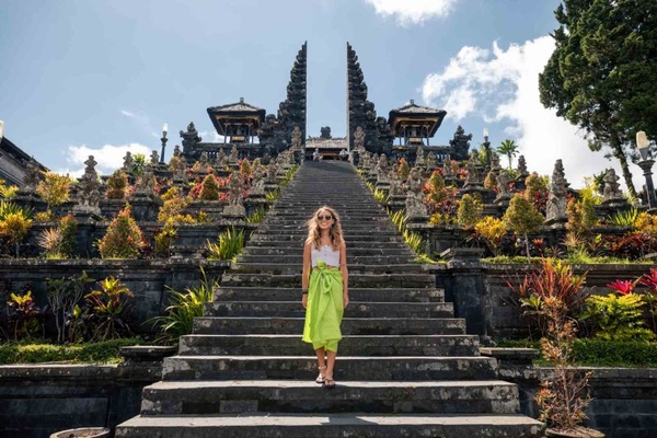 Điểm danh 7 ngôi đền thiêng ở Bali