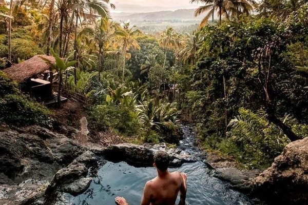 Du khách đến Bali không được ăn uống, nói chuyện ngày 11/3