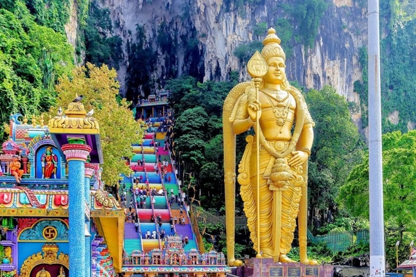 Huyền bí động Batu, chốn linh thiêng bậc nhất ở Malaysia