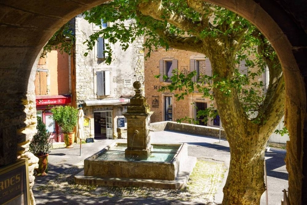 Làng cổ Gordes - Viên ngọc quý của vùng Provence