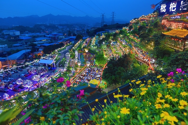 Ẩm thực Trung Hoa: Ngỡ ngàng nhà hàng lẩu lớn nhất thế giới tại Trùng Khánh Trung Quốc