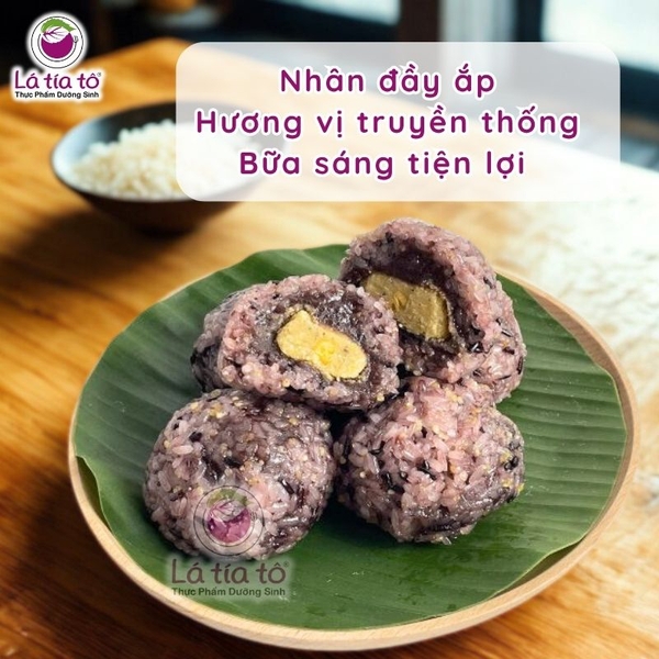 Xôi khúc hấp nóng