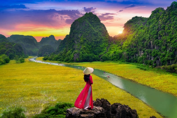 Vietnam Honeymoon Tour Package