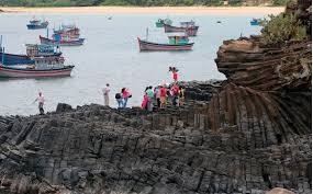 PHÚ YÊN _ HOA VÀNG TRÊN CỎ XANH