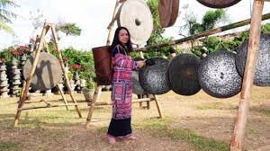 PHÚ YÊN _ HOA VÀNG TRÊN CỎ XANH