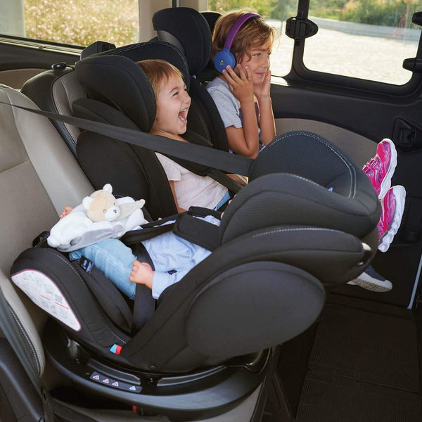 Lựa chọn ghế ô tô Chicco như thế nào để phù hợp với lứa tuổi của trẻ?